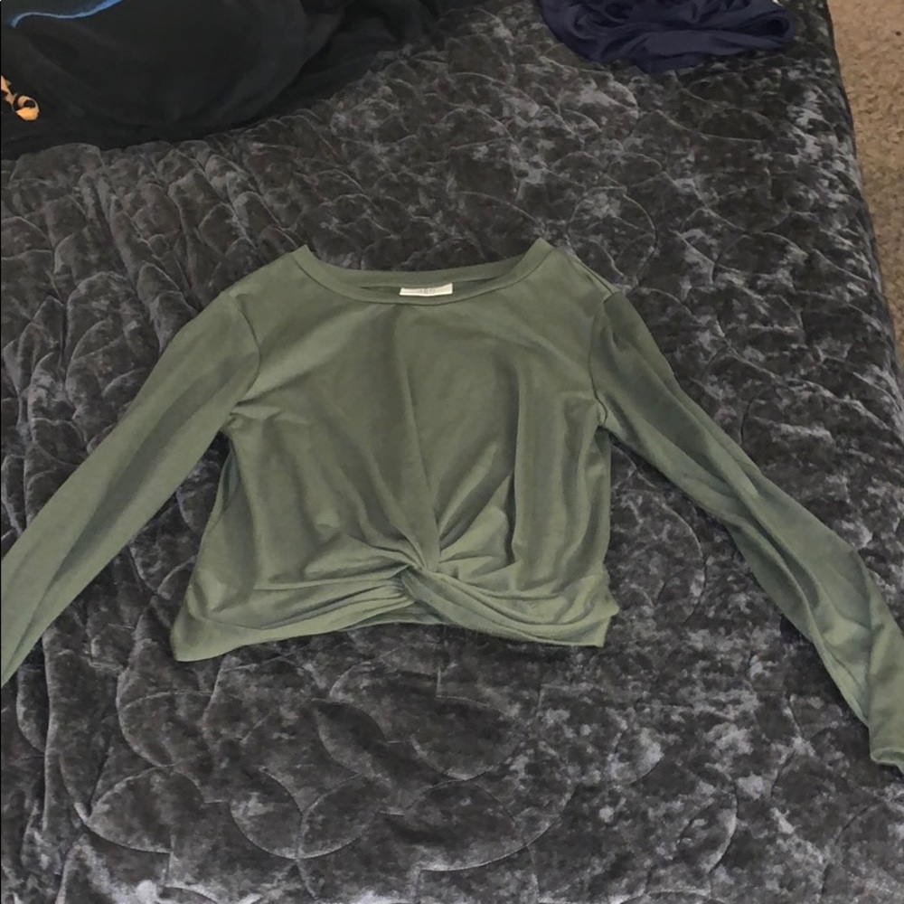 Long sleeve crop top